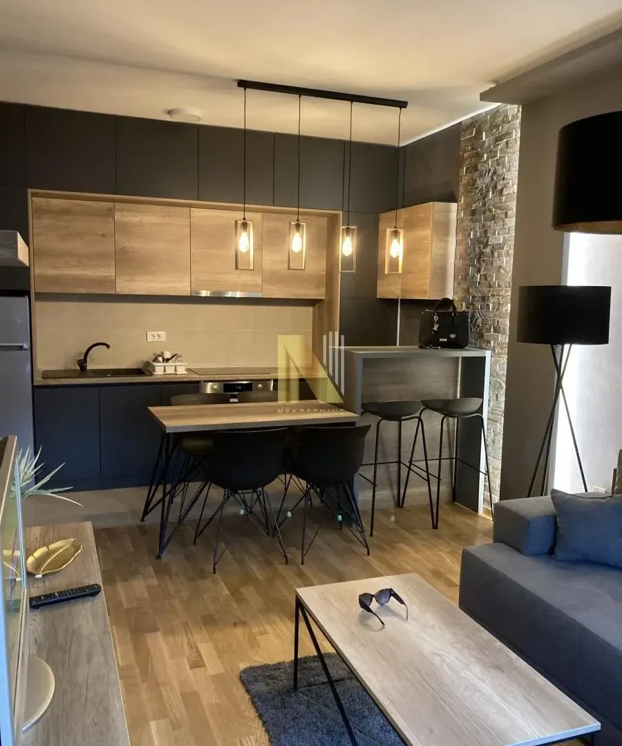 Izdavanje, trosoban stan, 57m², Kej, Novi Sad Sve Podlokacije