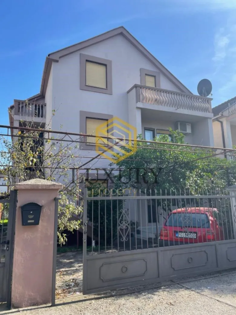 Prodaja, kuća, 250m², Stari Aerodrom, Podgorica