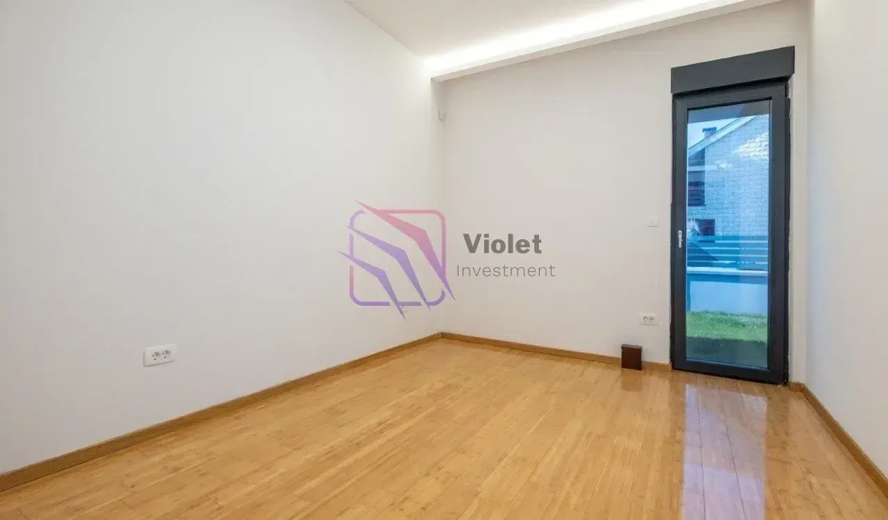 Izdavanje, kuća, 160m², Dalmatinska ulica, Podgorica