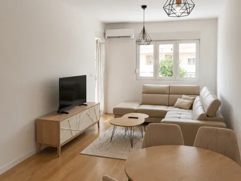Rent, one bedroom apartment, 47m², Central Point, Podgorica - image 2