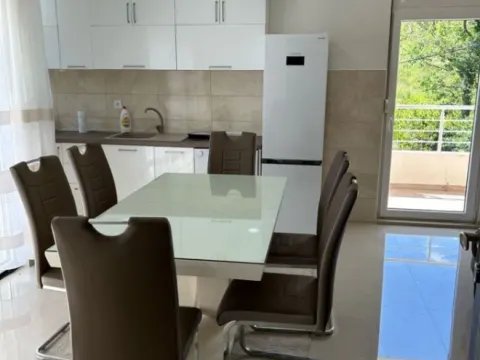 Izdavanje, trosoban stan, 138m², Tuđemili, Bar - image 12