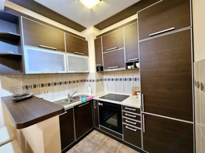 Izdavanje, jednosoban stan, 55m², 1 maj, Podgorica