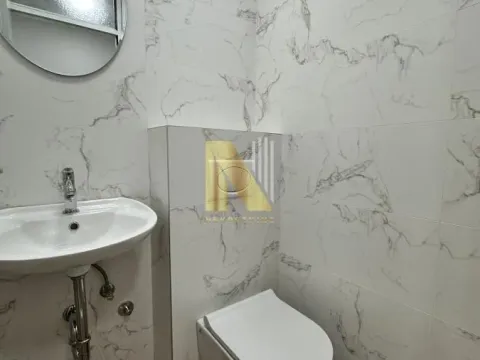 Izdavanje, trosoban stan, 105m², Centar, Novi Sad - image 13