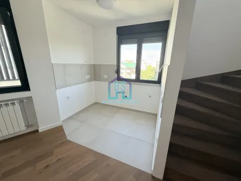 Prodaja, četvorosoban stan, 96m², Grbavica, Novi Sad Sve Podlokacije - image 4
