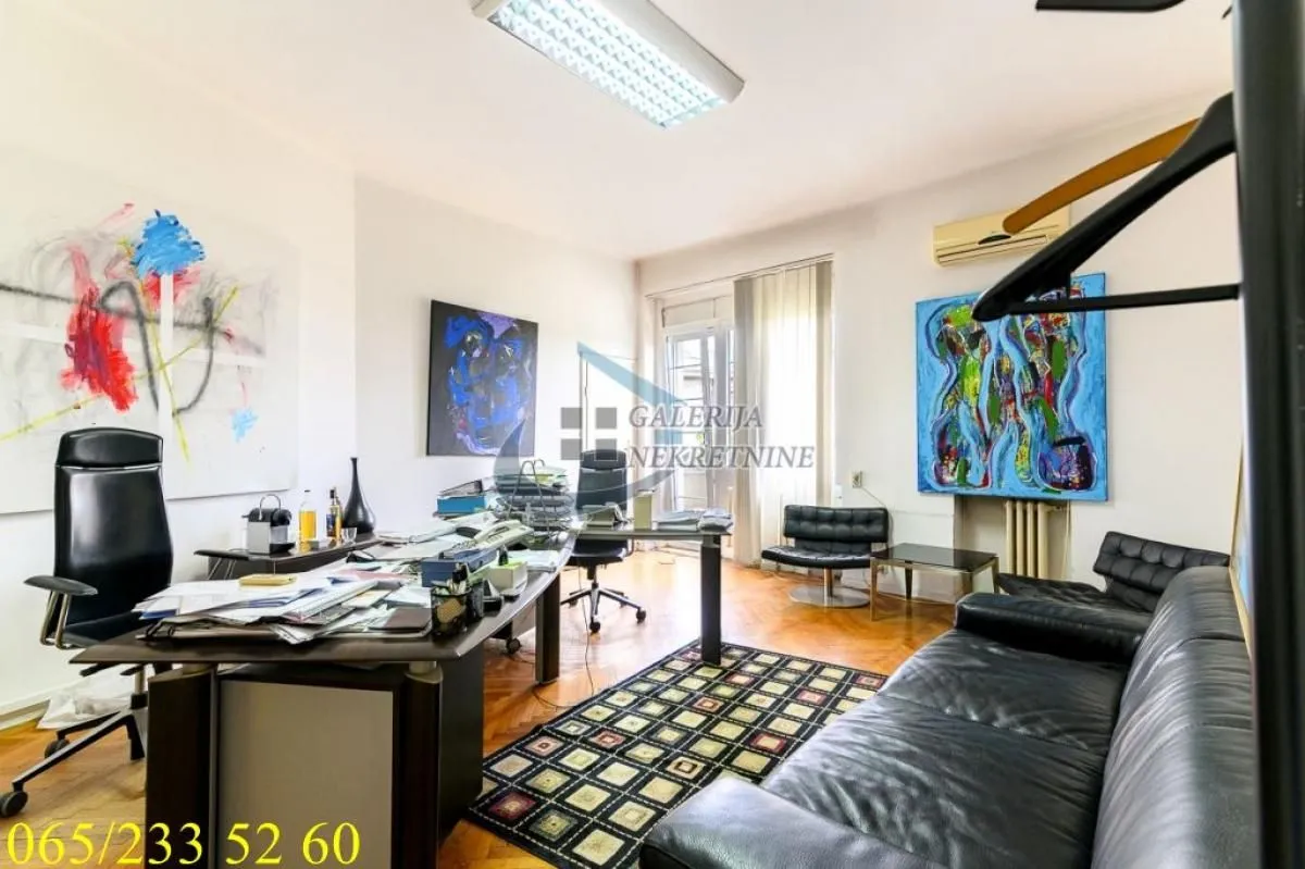 Prodaja, četvorosoban stan, 120m², Stari Grad, Beograd