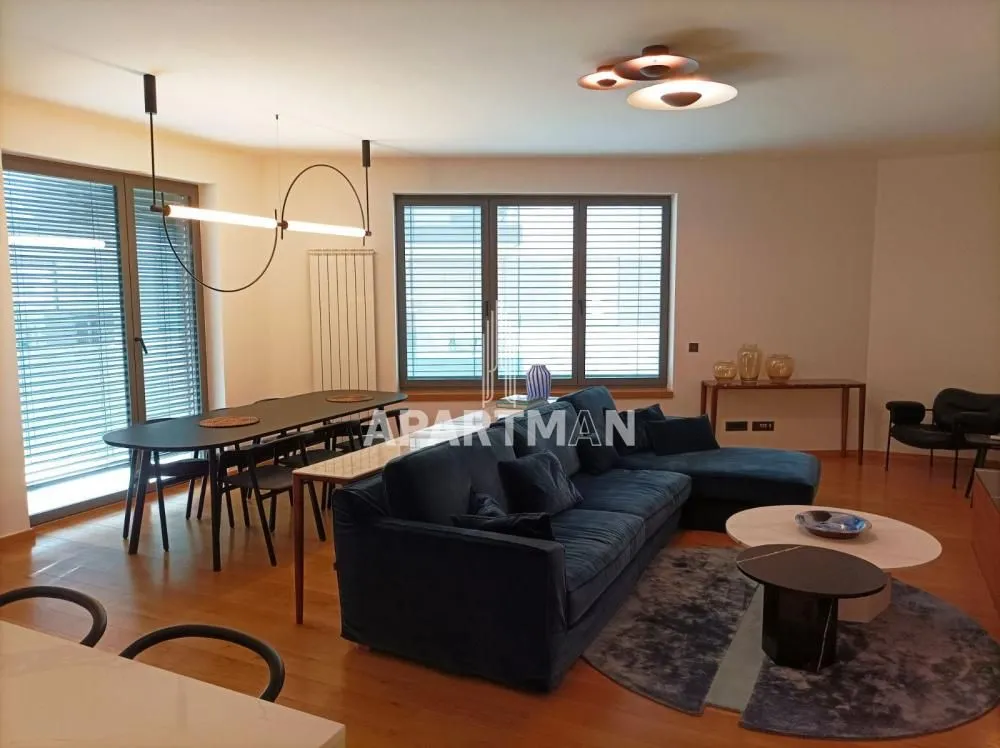 Izdavanje, četvorosoban stan, 120m², Stari Grad, Beograd