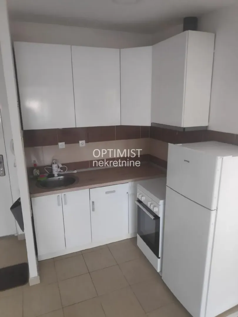 Sale, three bedroom apartment, 59m², Borča 1, Borča Sve Podlokacije