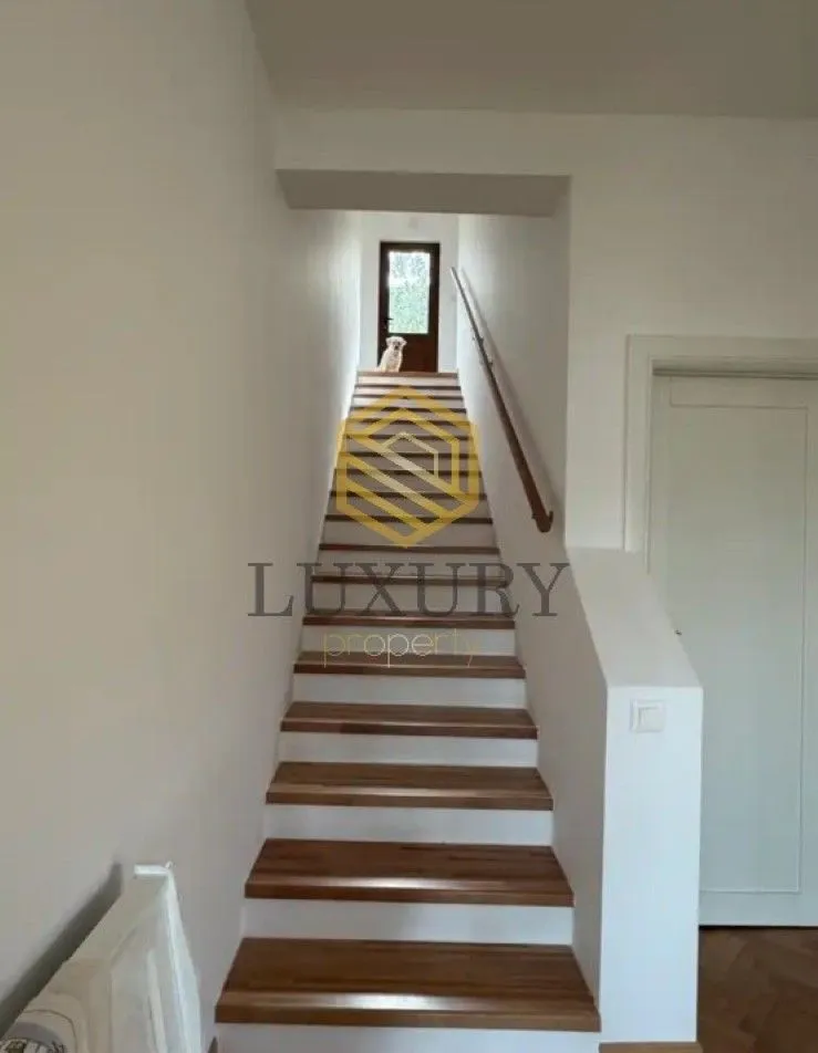 Rent, house, 256m², Masline, Podgorica