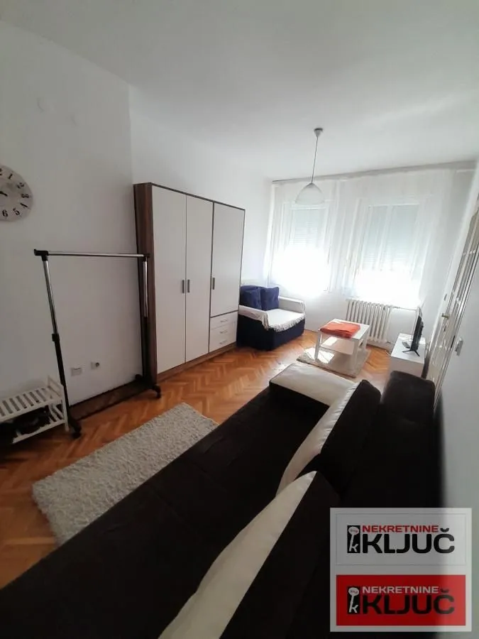 Izdavanje, jednosoban stan, 30m², Bulevar Oslobodjenja, Novi Sad Sve Podlokacije