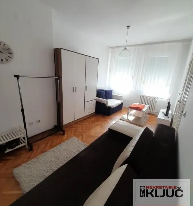 Izdavanje, jednosoban stan, 30m², Bulevar Oslobodjenja, Novi Sad Sve Podlokacije