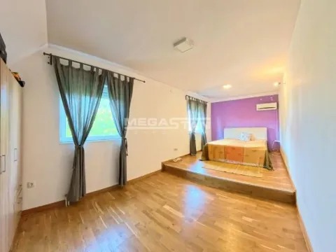 Sale, house, 235m², Voždovac Sve Podlokacije, Beograd - image 6