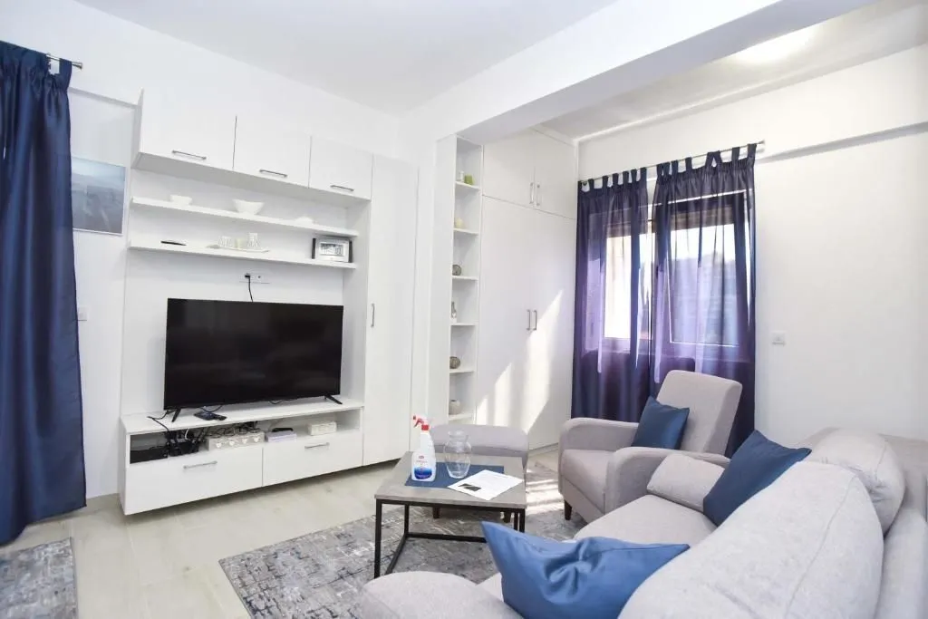 Rent, studio apartment, 32m², Bečići, Budva