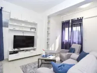 Rent, studio apartment, 32m², Bečići, Budva - image 1