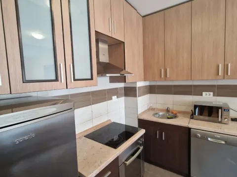 Izdavanje, jednosoban stan, 50m², City Kvart, Podgorica - image 14