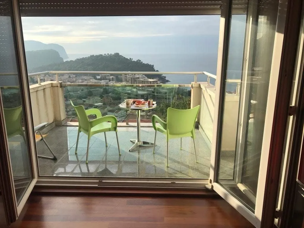 Sale, three bedroom apartment, 142m², Petrovac, Budva