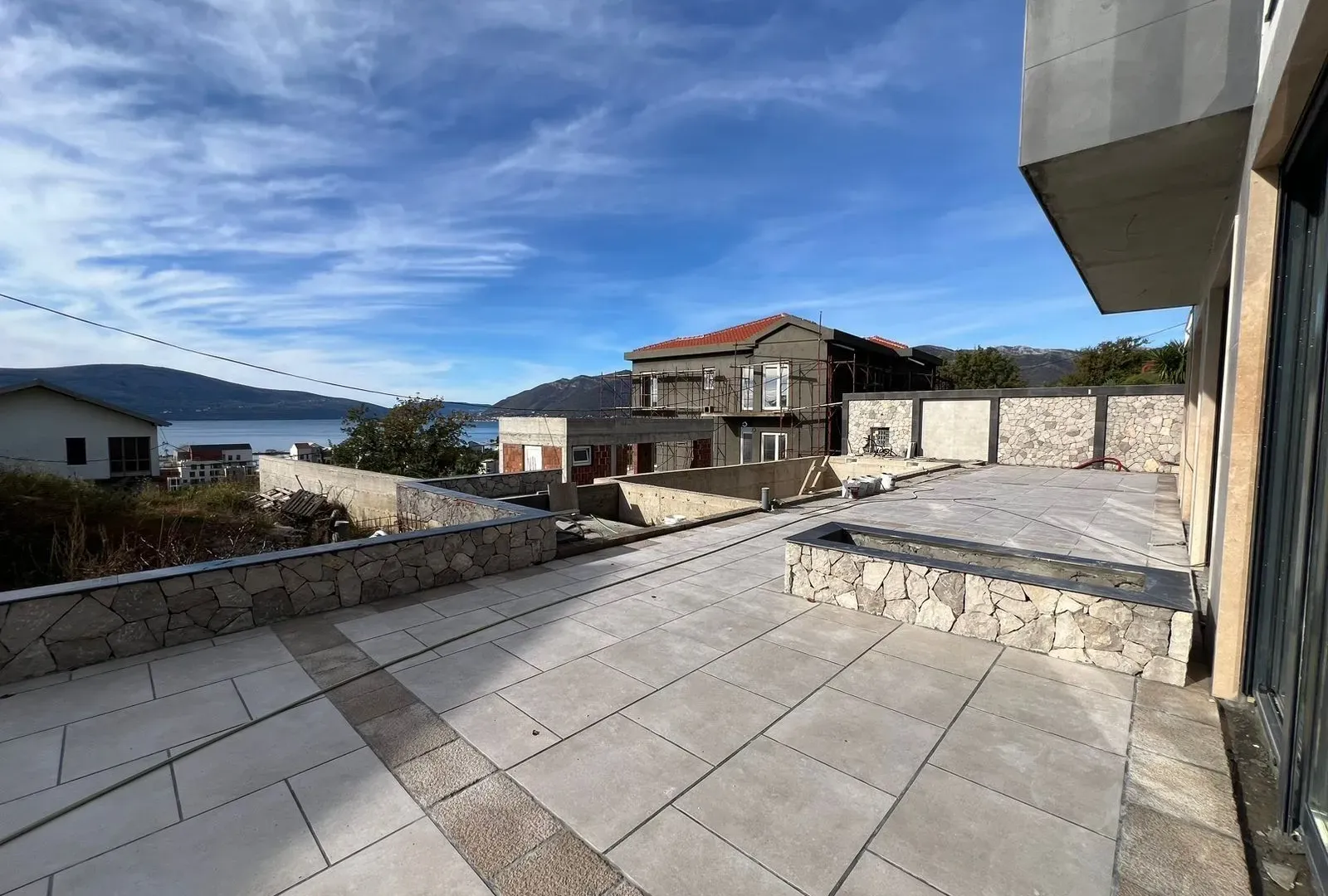 Prodaja, četvorosoban stan, 126m², Tivat, Crna Gora
