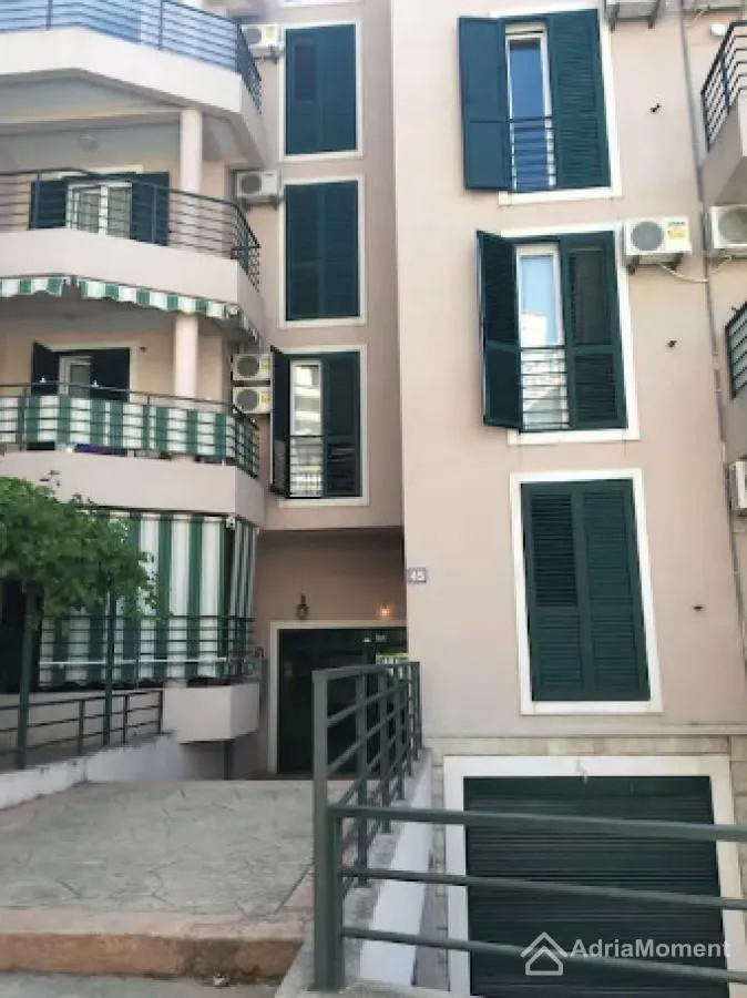 Sale, two bedroom apartment, 90m², Petrovac, Budva
