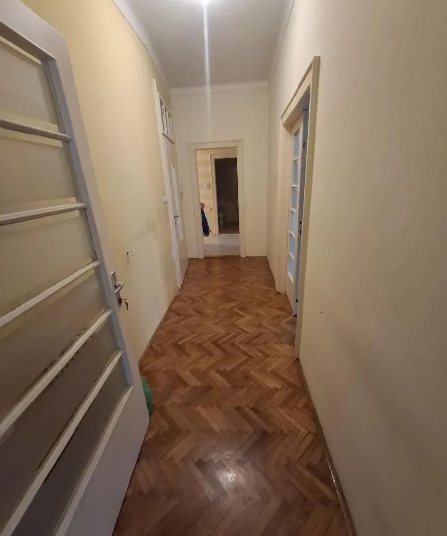 Izdavanje, trosoban stan, 122m², Centar, Novi Sad