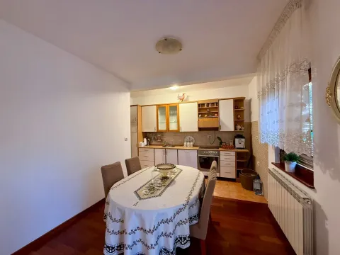 Izdavanje, trosoban stan, 100m², Tuški Put, Podgorica - image 5