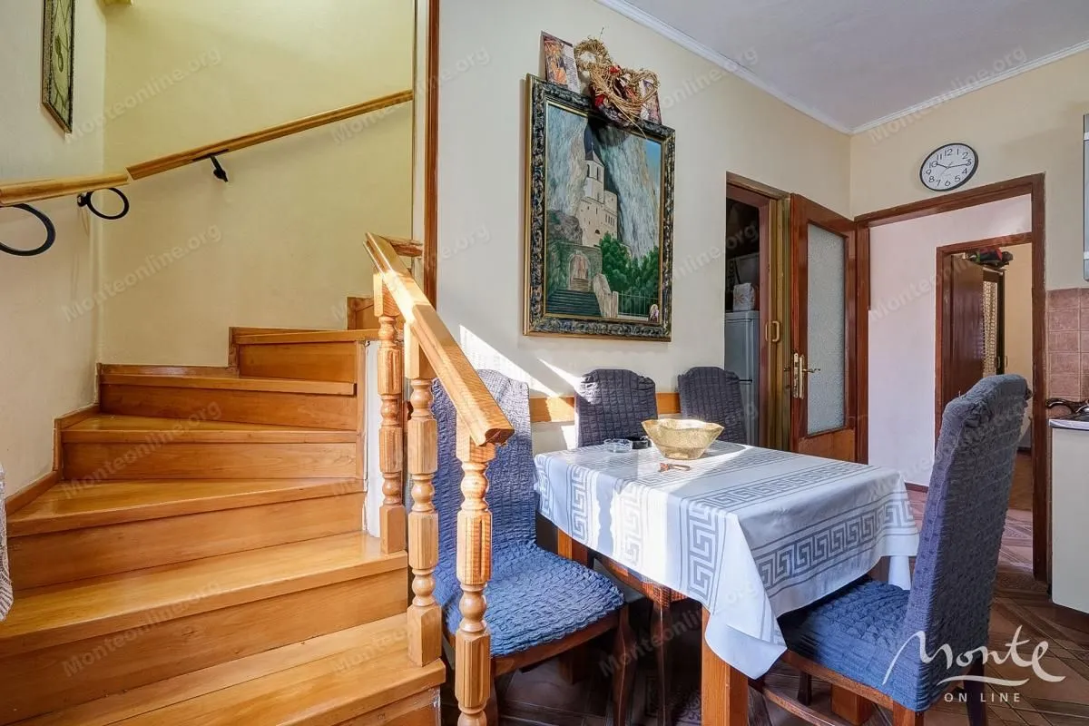Prodaja, kuća, 219m², Dobrota, Kotor
