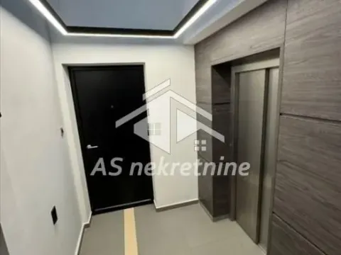 Izdavanje, trosoban stan, 100m², Savski Venac, Beograd - image 15