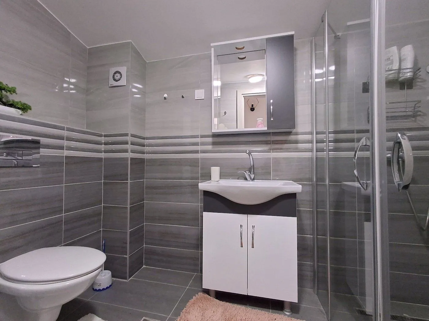 Rent, apartment, 160m², Stari Aerodrom, Podgorica
