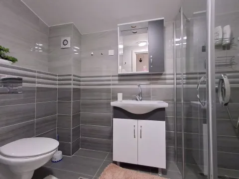 Rent, apartment, 160m², Stari Aerodrom, Podgorica - image 19