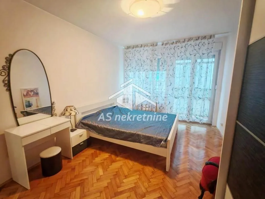 Rent, three bedroom apartment, 73m², Kalenić Pijaca, Vračar Sve Podlokacije