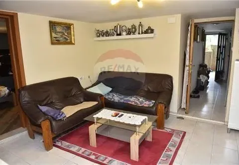 Prodaja, kuća, 696m², Zlatica, Podgorica - image 32