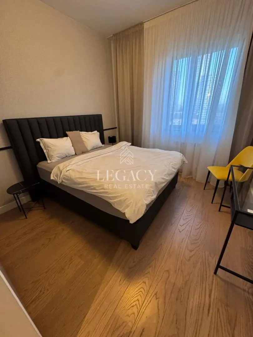 Izdavanje, trosoban stan, 79m², Savski Venac, Beograd