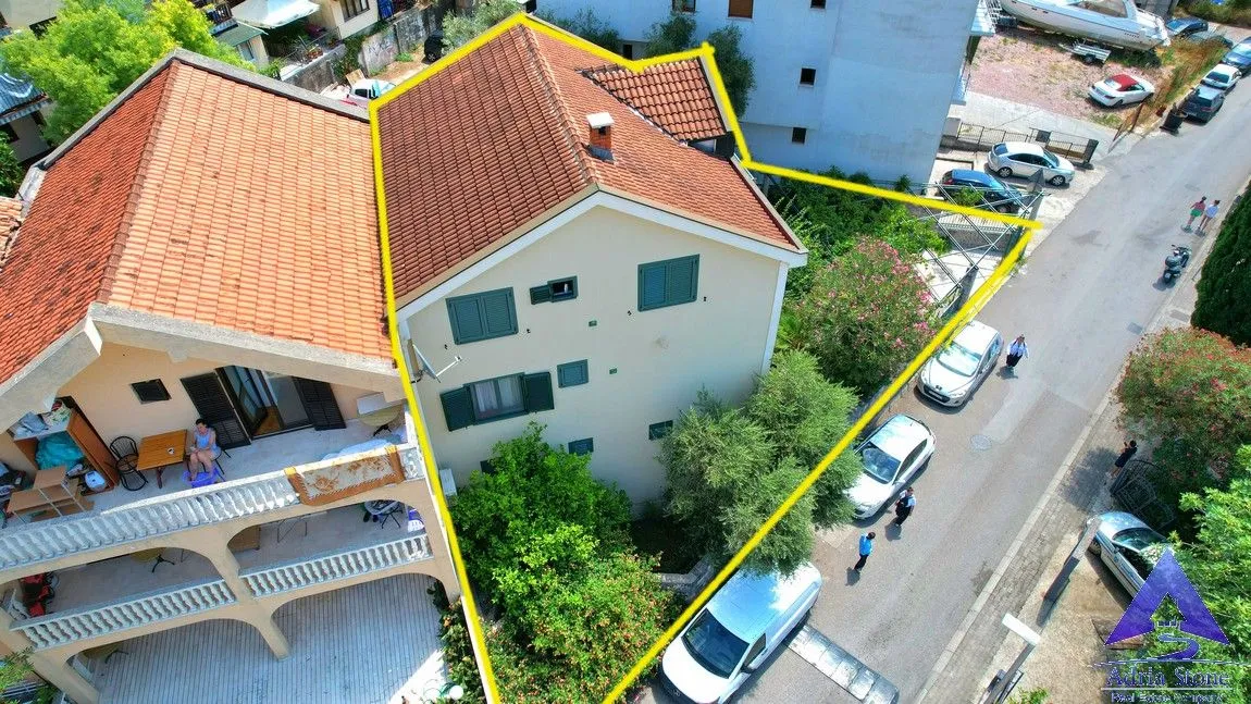 Sale, house, 290m², Podkošljun, Budva