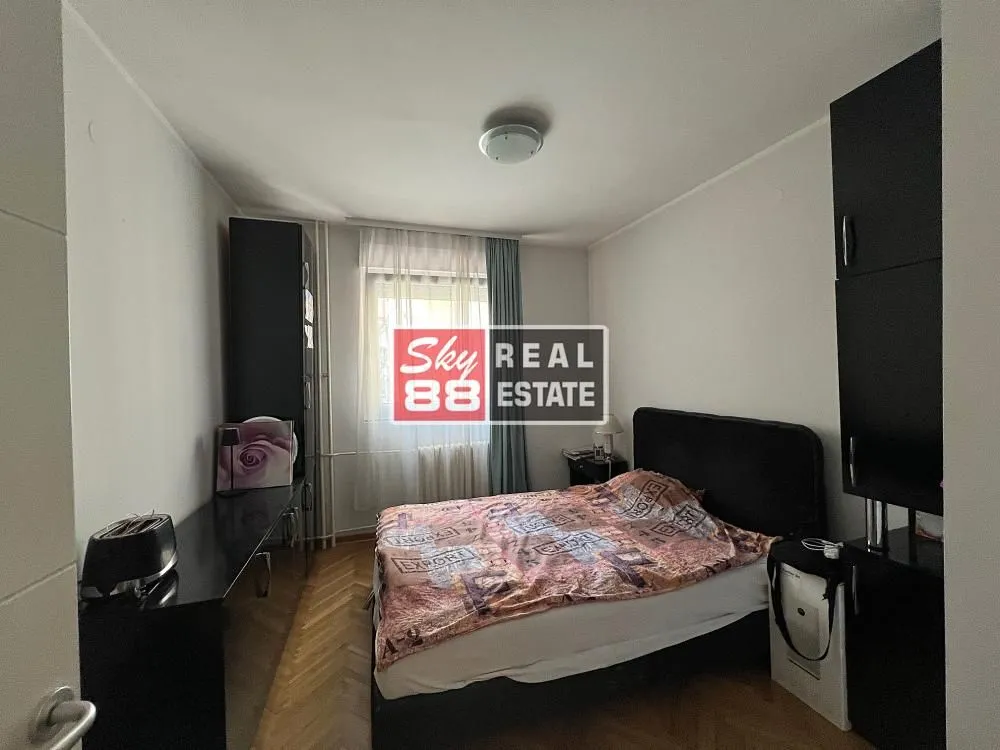 Sale, four bedroom apartment, 76m², Vračar Sve Podlokacije, Beograd