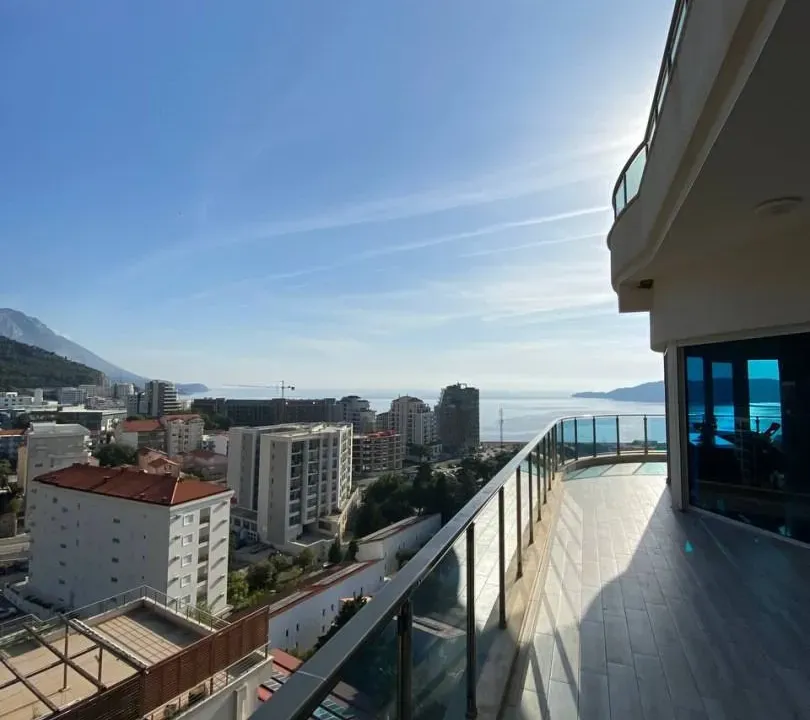 Prodaja, trosoban stan, 125m², Bečići, Budva