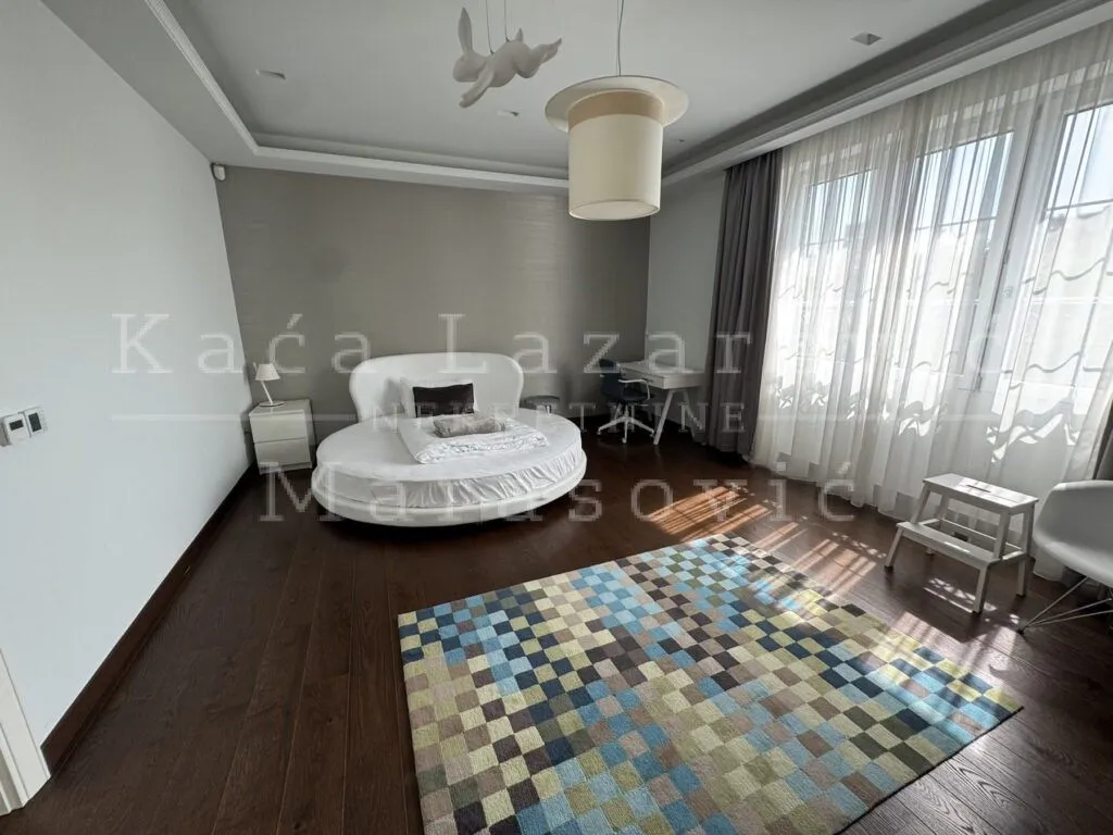 Sale, house, 275m², Crveni Krst, Beograd