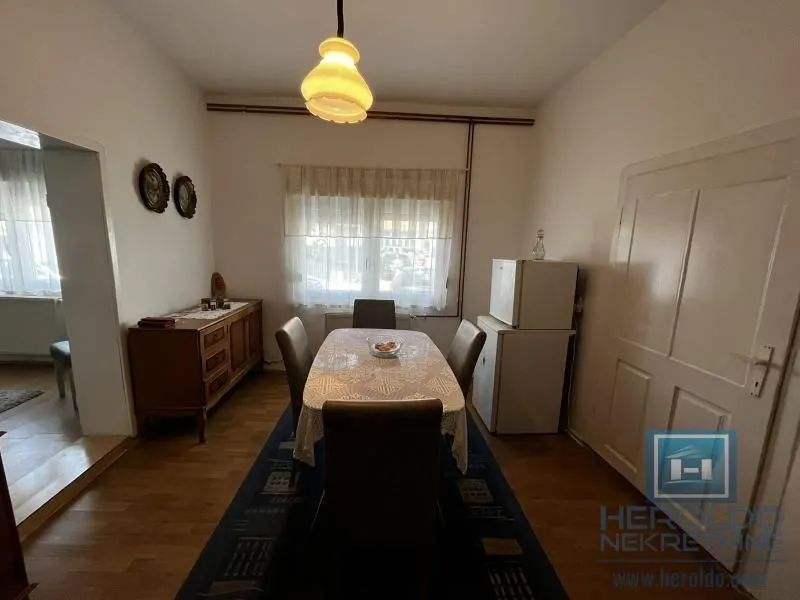 Prodaja, kuća, 228m², Centar, Jagodina