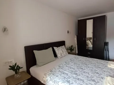 Rent, one bedroom apartment, 55m², Lepetani, Tivat - image 5