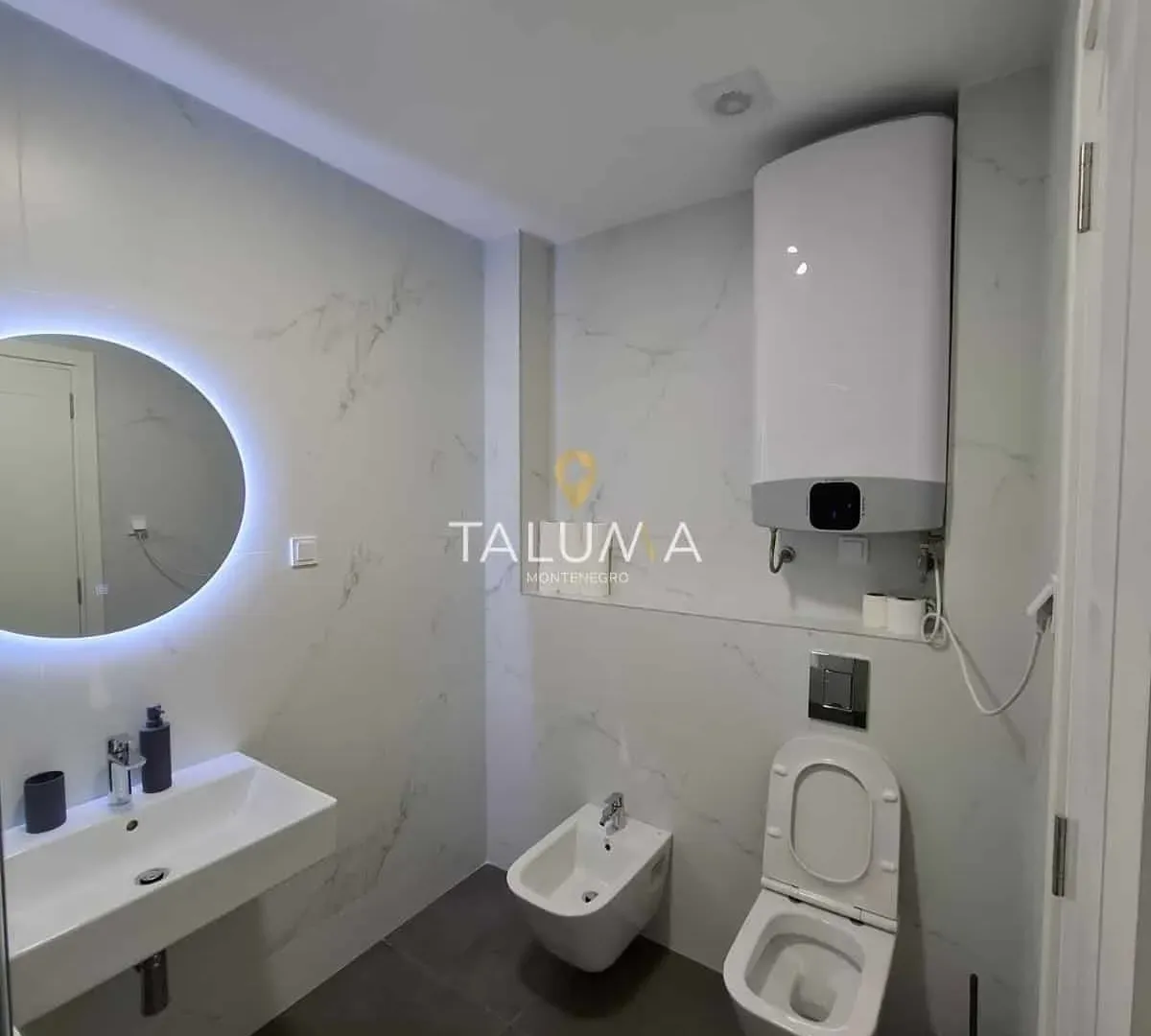 Sale, two bedroom apartment, 71m², Bečići, Budva