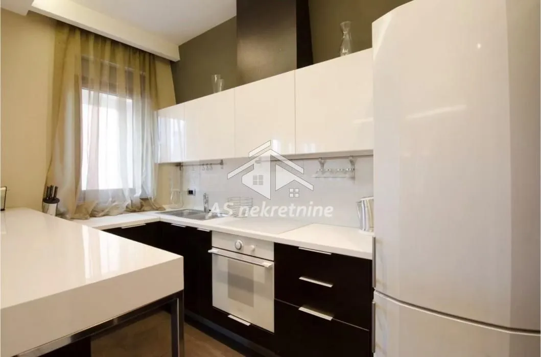 Izdavanje, stan, 160m², Crveni Krst, Beograd