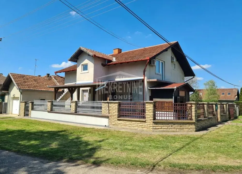 Prodaja, kuća, 260m², Bajmok, Subotica