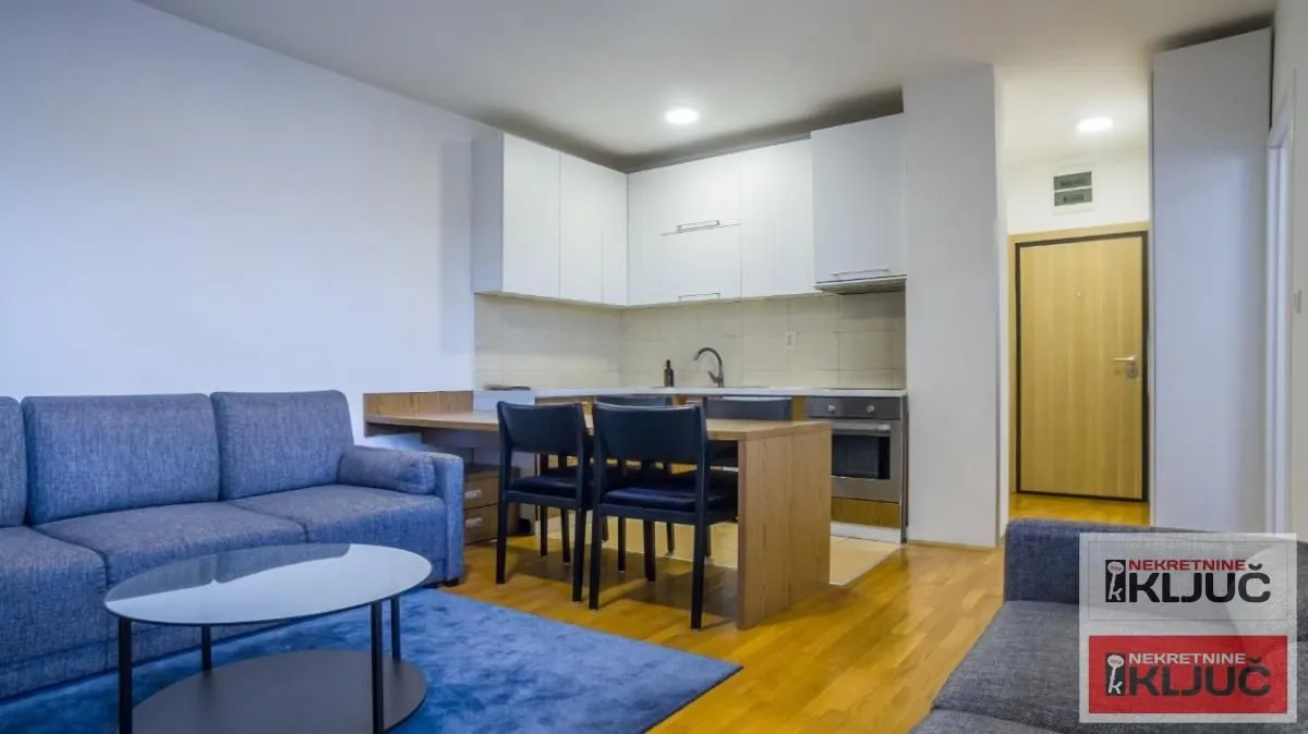 Prodaja, jednosoban stan, 42m², Sajmište, Novi Sad