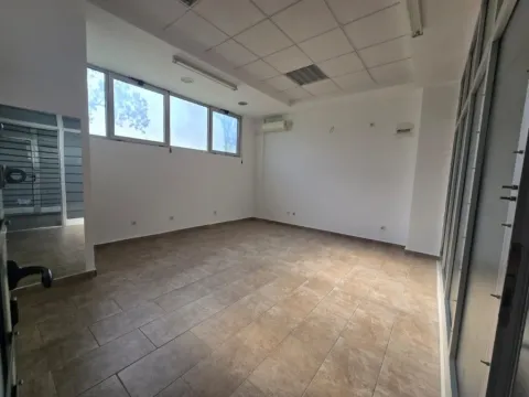 Prodaja, poslovni prostor, 24m², Pobrežje, Podgorica - image 2