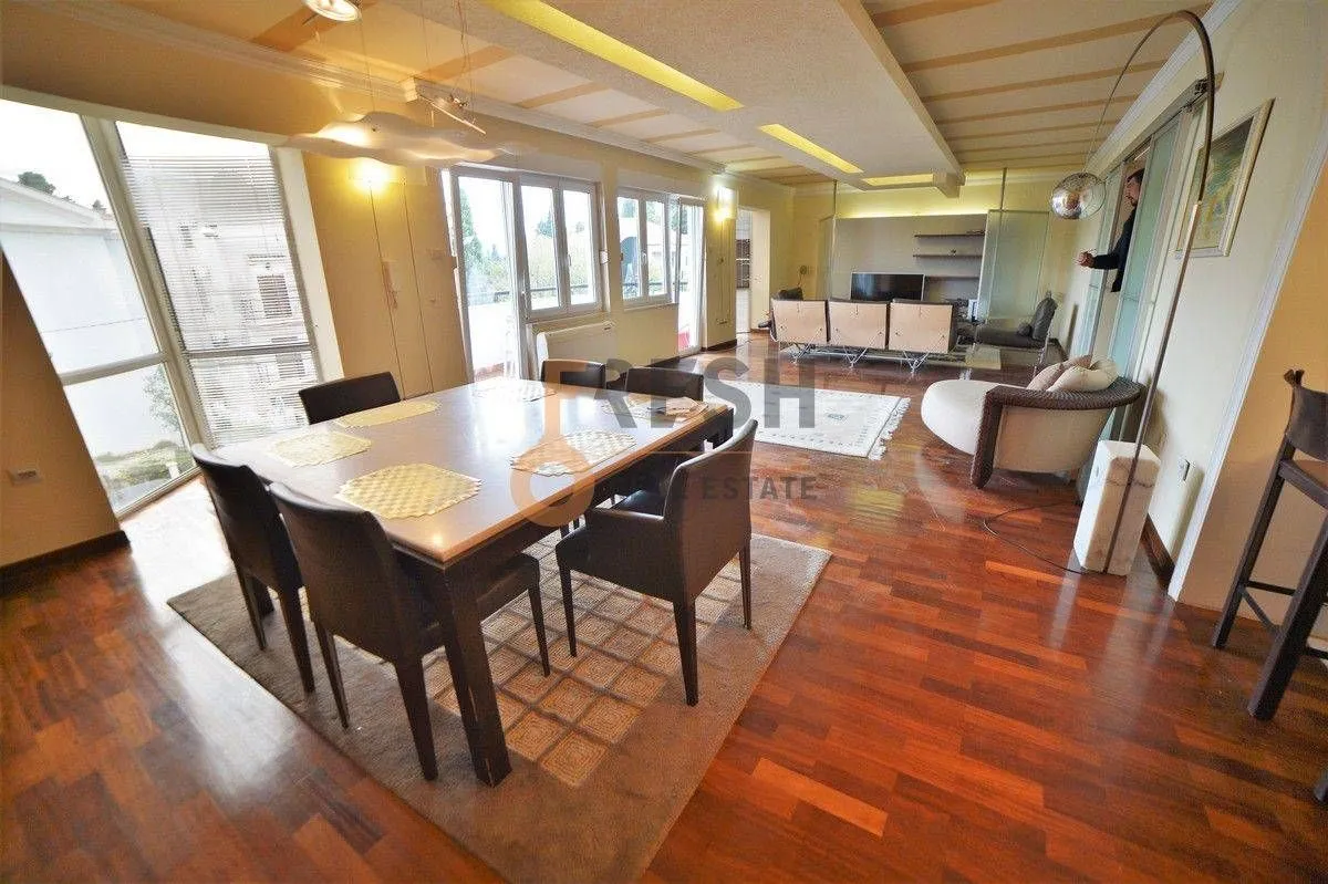 Prodaja, trosoban stan, 168m², Gorica C, Podgorica