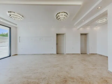 Prodaja, kuća, 365m², Utjeha, Bar - image 7