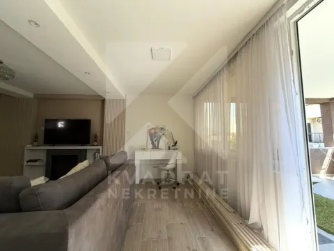Rent, two bedroom apartment, 120m², Stari Aerodrom, Podgorica - image 9