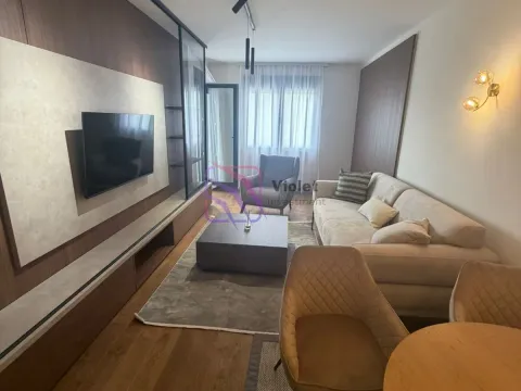 Stan in Tološka šuma