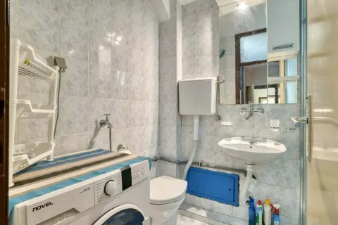 Izdavanje, dvosoban stan, 64m², Centar, Bar - image 14