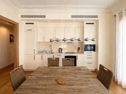 Izdavanje, dvosoban stan, 125m², Tivat, Crna Gora - image 4