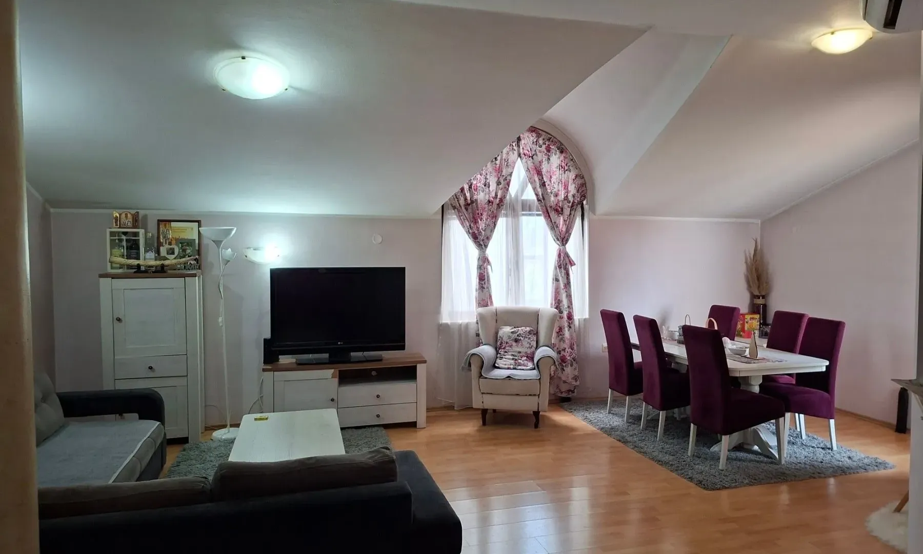 Rent, office space, 90m², Pobrežje, Podgorica