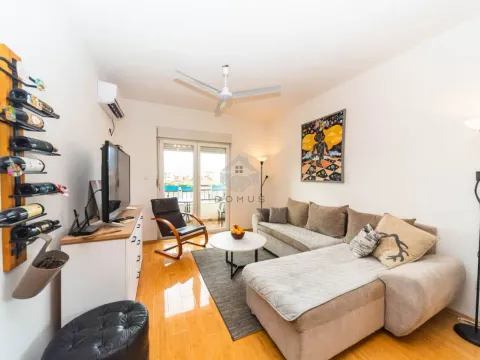 Prodaja, jednosoban stan, 46m², Stari Aerodrom, Podgorica - image 2