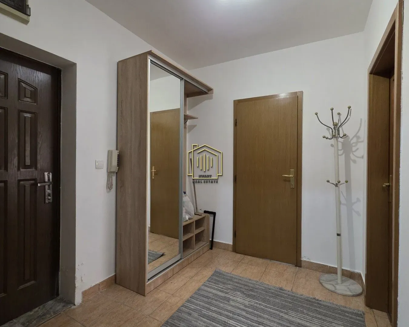 Izdavanje, dvosoban stan, 71m², Zagorič, Podgorica